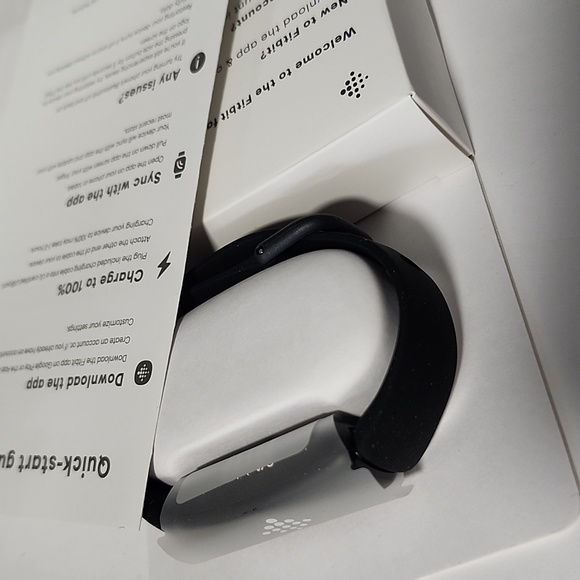 Fitbit Inspire 2 Midnight Black Smartwatch - Picture 3 of 3